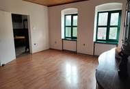 PRIVAT - entzückendes Haus, ruhige Lage Pottenstein bei Wien - zentraler Wohnbereich saniert, oberer Garten mit schöner Aussicht. (Provisionsfrei)