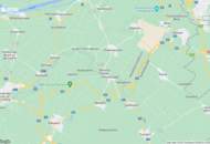 Luxuriöses Wohnen: Designhaus mit Garten, Pool und geräumiger Garage