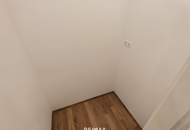 Renovierte großzügige 2 Zimmer Loggia Wohnung mit KFZ Abstellplatz inkl.