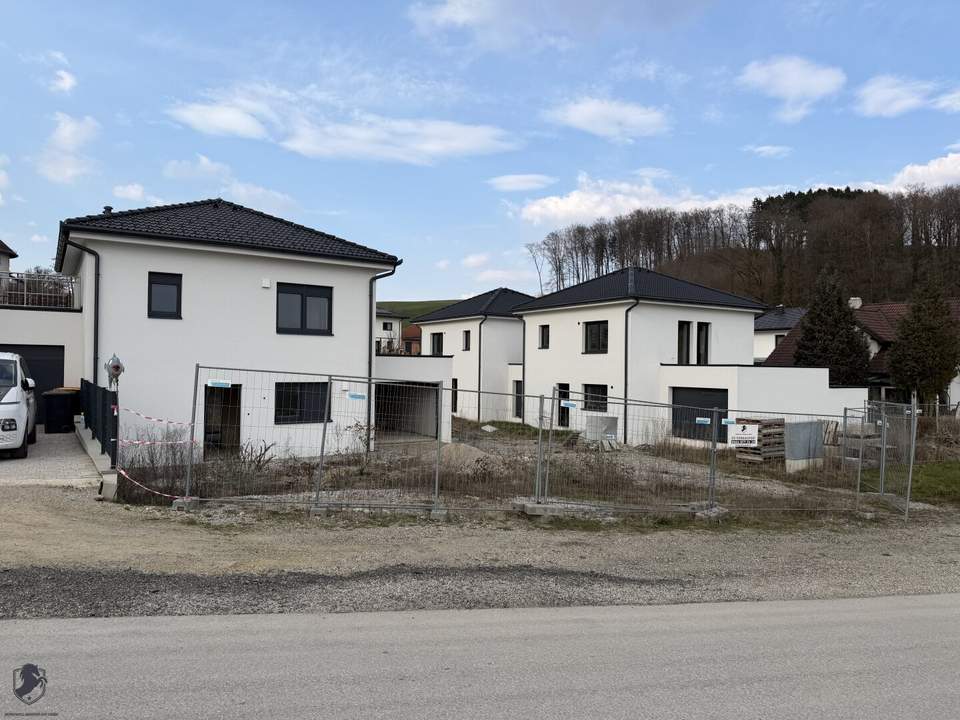 3 Wohnhäuser in Gerolding (Am Kirchenberg)