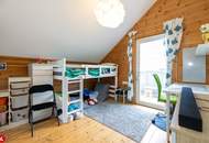 VIEL PLATZ, VIEL GRÜN, VIEL PRIVATSPHÄRE – FAMILIENHAUS AUF 1.365 M² GRUND