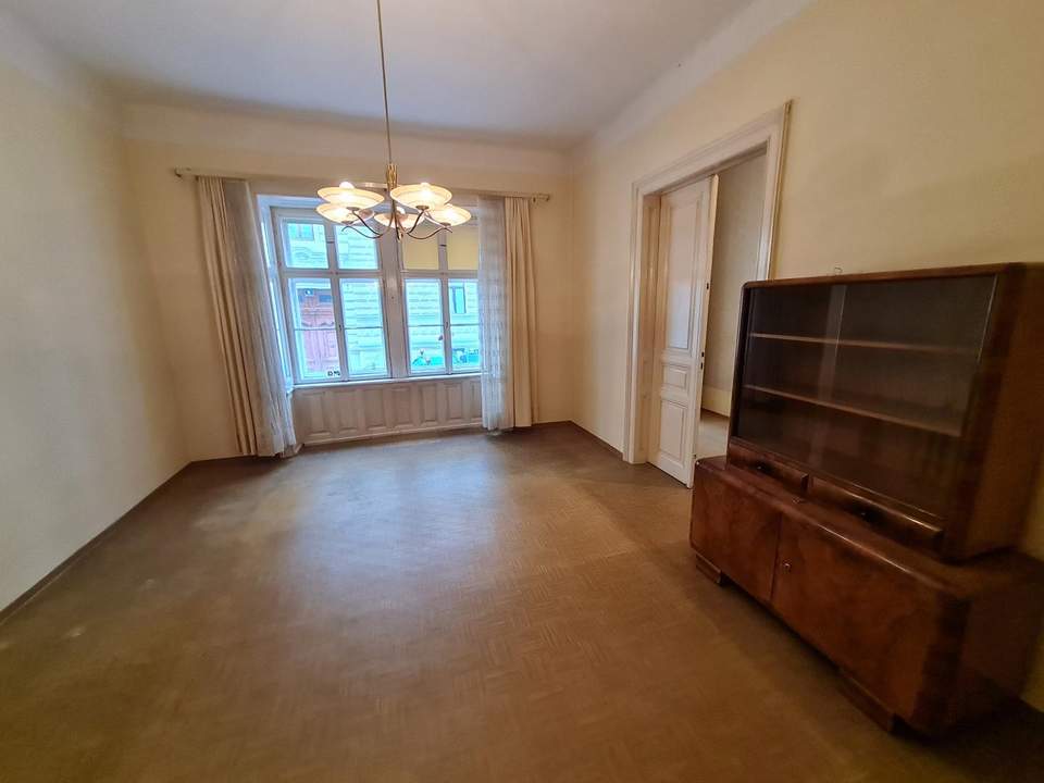 "3 Zi. zum renovieren"