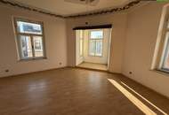 Altbau-Villa mit prunkvoller Fassade in Knittelfeld zur Sanierung mit Garten und Parkplatzmöglichkeiten