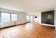 Helle Dachgeschoßwohnung mit Stadtblick