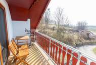 Landhaus in erhöhter Aussichtslage mit weitläufigem Grundstück im schönen Strassertal