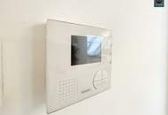 Bis Feb. 2028 befristet vermietete klimatisierte Dachgeschoss Maisonette mit 2 Terrassen und Kamin nahe Uno City!