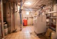 Großes Wohnhaus mit Heurigenlokal / 5 Gästezimmern und einem Miethaus