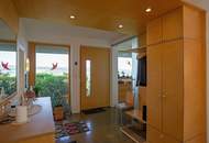 Nachhaltig wohnen mit Erdwärme – Architektenhaus in idyllischer Grünruhelage mit Weitblick