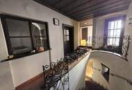 Stilvoll wohnen in historischem Ambiente - Großzügiges Stadthaus mit Einliegerwohnung, Kamin, Garten, Pool & Stadtmauerblick