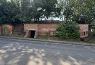 Exklusiver Bungalow mit Garagen und Kellergewölben