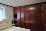 Sehr gepflegtes EFH, Teilkeller, Wintergarten mit Kaminofen, Sonnenterrasse, Sackgasse