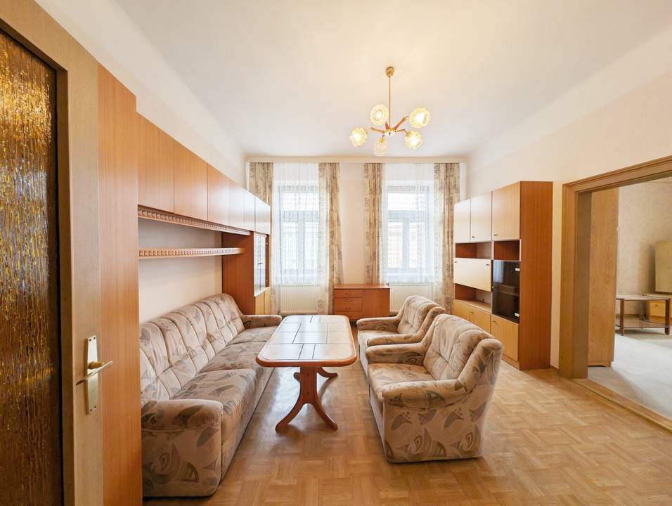 ++NEU++ Sanierungsbedürftige 3-Zimmer Altbau-Wohnung - Umbaupotenzial