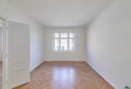 Erstbezug nach Sanierung: Schöne 3-Zimmer-Altbauwohnung mit Balkonmöglichkeit