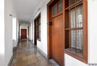 Sanierungsbedürftige Altbauwohnung | Südwestseitig ausgerichtet | Nähe Matzleinsdorfer Platz (S-Bahn-Station und künftig U2-Station)