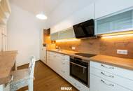 Modernes, großzügiges Altbaujuwel, mit Balkon und ca. 40 m² Keller!