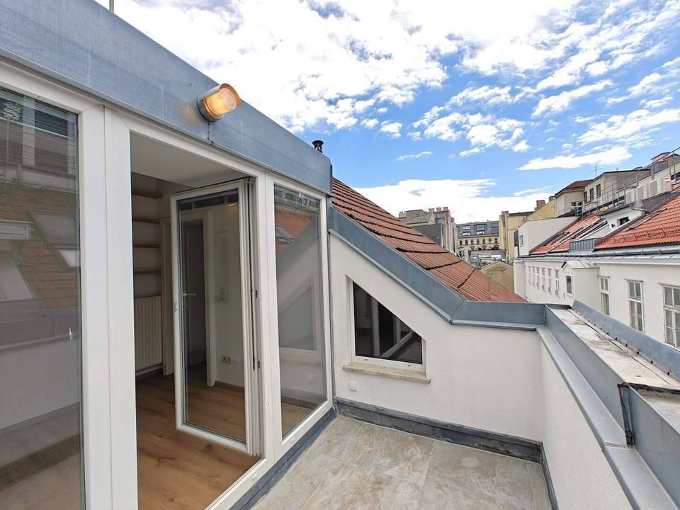 Neustiftgasse: Herrliche Dachterrassenwohnung + Stilaltbau + Überwiegende Süd-West-Ausrichtung + WG-Geeignet