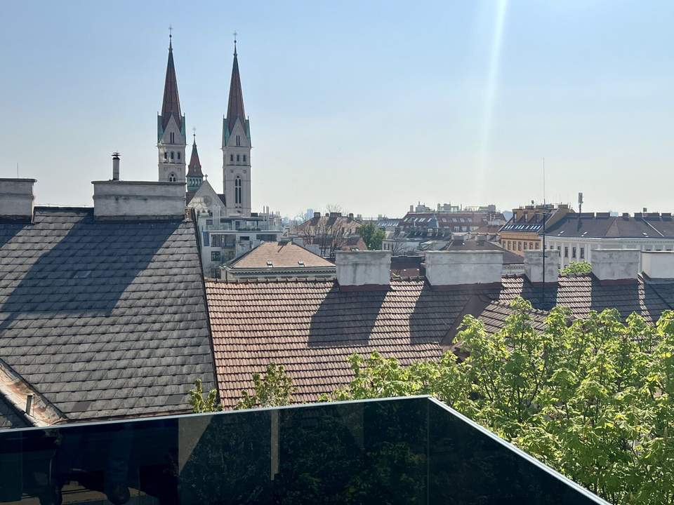Erstbezug mit hofseitigem Balkon! Vollsanierte Jahrhundertwendeliegenschaft mit Luftwärmepumpe