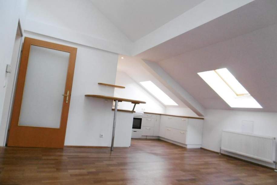 Unbefristete modernisierte 2-Zimmerwohnung in Altbau-DG!, Wohnung-miete, 803,86,€, 1170 Wien 17., Hernals