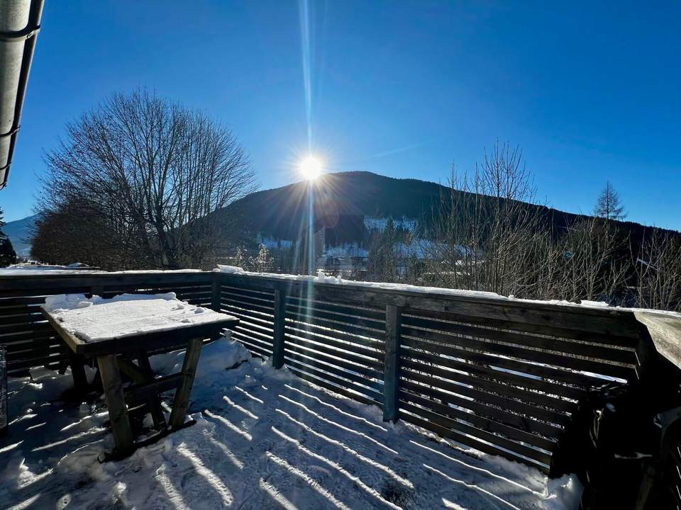 TRAUMLAGE MIT EINZIGARTIGER TERRASSE UND VIEL SONNE