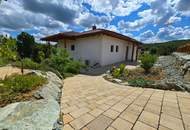 *neuwertiger* BUNGALOW mit einzigartiger Steingartengestaltung und Naturteich in Ruhelage