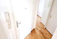 Frühlingsaktion! Entzückende Wohnung im Dachgeschoss in Best- und Ruhelage! Mit Sanierungsbedarf oder als Erstbezug nach Sanierung + Rundum saniertes Traumhaus! Jetzt zugreifen!