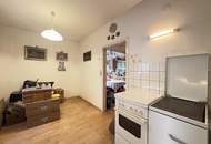 Renovierungsbedürftiges Haus mit herrlichem Garten