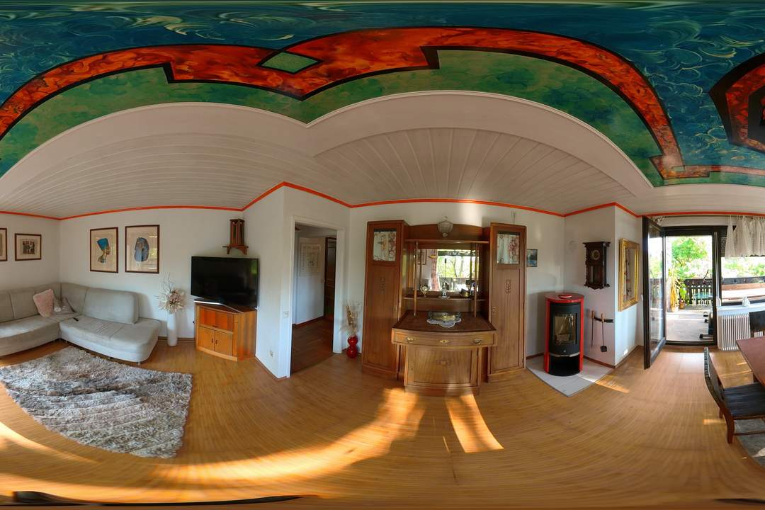"GRÜNOASE MIT FAMILIENHAUS UND EINZIGARTIGER SONDERWIDMUNG/BETRIEBSBEREICH (EHEM. HEURIGEN) IN STEPHANSHART "