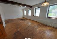 Sanierungsobjekt mit Entwicklungspotenzial in Utzenaich – ehemaliges Sacherl auf 1.147 m² Grund