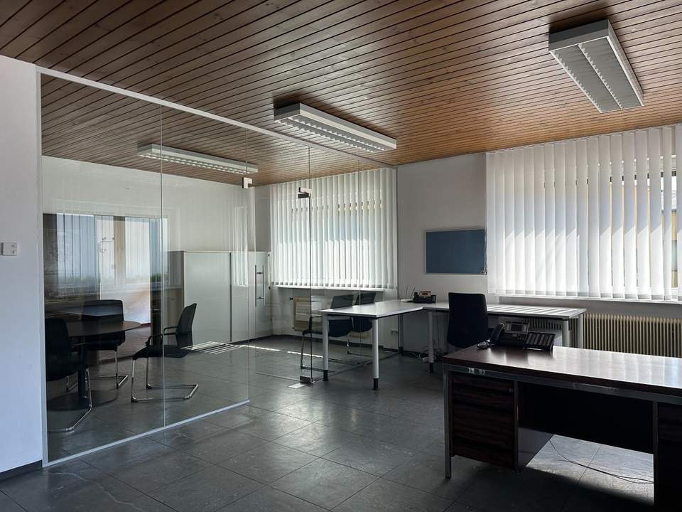 Büro- oder Praxisräumlichkeiten - auch teilbar