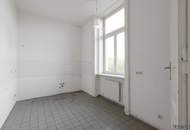 WIENTALBLICK | Lichtdurchflutete Wohnung in der historischen Villa Seutter mit 4,4m Raumhöhe & Blick auf denkmalgeschützte Linde | sanierungsbedürftig