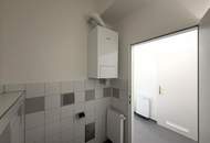 Neu saniertes Kleinbüro oder Praxis // Newly renovated small office or practice //
