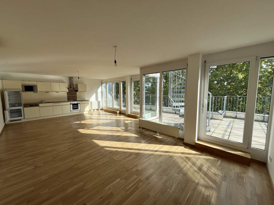 Großzügige Dachterrasse in zentraler Lage