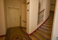 Ruhelage: Schöner 2-Zimmer-Altbau mit Blick in den grünen Hinterhof