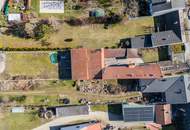 Charmantes Bauernhaus mit großem Grundstück, langgezogenem Hof, 2 Wohnungen und einem Swimmingpool