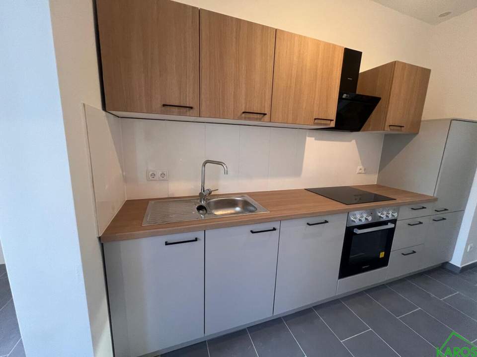 3-ZIMMER-ALTBAU SANIERT *MIT EINBAUKÜCHE* - ERSTBEZUG