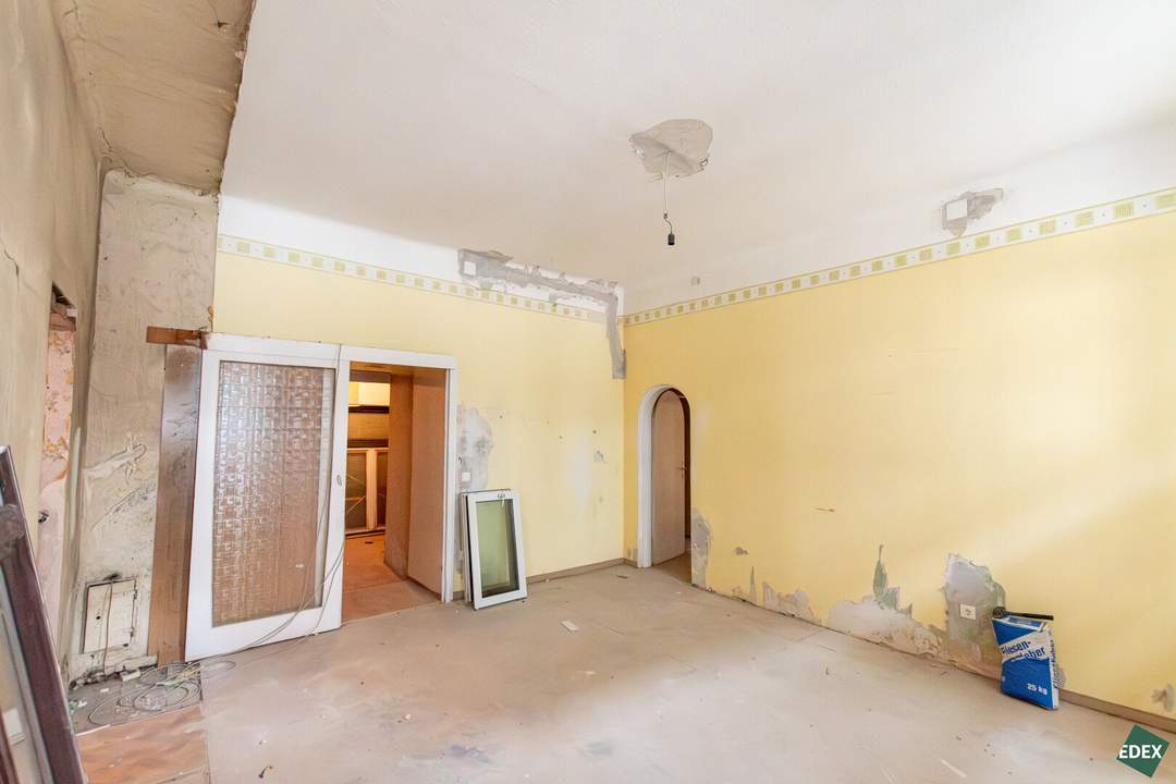 Unmittelbar an der U3 – 3-Zimmer Wohnung mit Gestaltungspotenzial