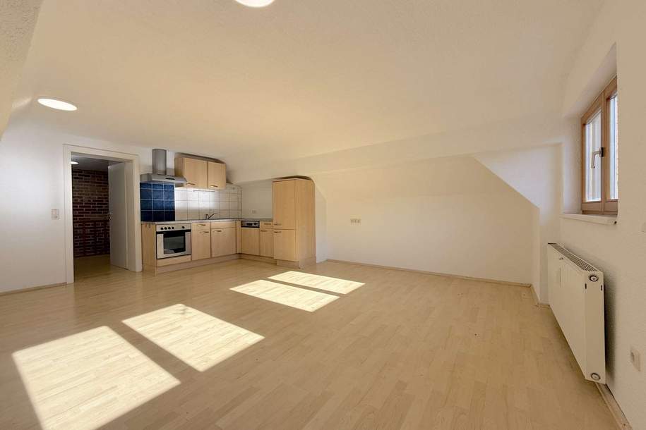 Helle 3-Zimmer-Dachgeschosswohnung in Niederöblarn, Wohnung-miete, 849,00,€, 8960 Liezen