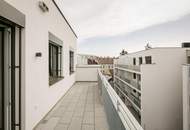 AB JULI/Hoch oben im 2. Stock mit Loggia