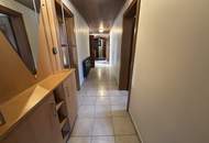 Wohnhaus mit viel Platz und Potenzial sucht neuen Eigentümer !