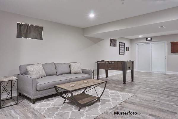 Wohnung mit Terrasse im Untergeschoss