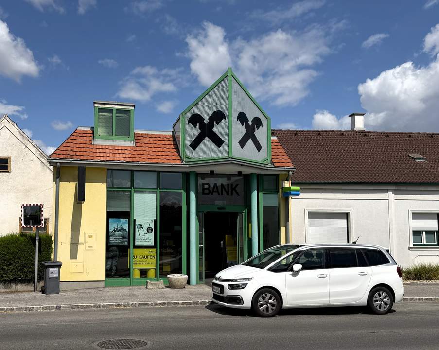 Tolle Nutzungsmöglichkeiten für die ehemalige Bankstelle! Frequenzlage!