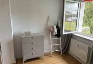 Wohntraum im Grünen: exklusive 4-Zimmer-Wohnung mit stilvollem Wohlfühlbad, separatem WC, hellem Abstellraum in begehrter Ruhelage verspricht hochwertiges Wohnambiente!