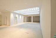 Erstbezug nach Sanierung – Repräsentatives Altbau-Büro nahe Rathaus mit Terrasse