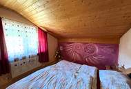 Charmantes Zweifamilienhaus mit idyllischem Naturpool