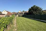 Charmantes Landhaus mit Nebengebäuden und großen Garten
