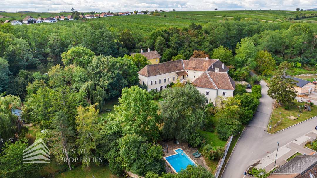 Einzigartiges Schloss in ruhiger Lage des Weinviertels