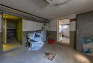 GROßZÜGIGE LIEGENSCHAFT MIT GARAGE IN STOCKERAUER STADTLAGE!