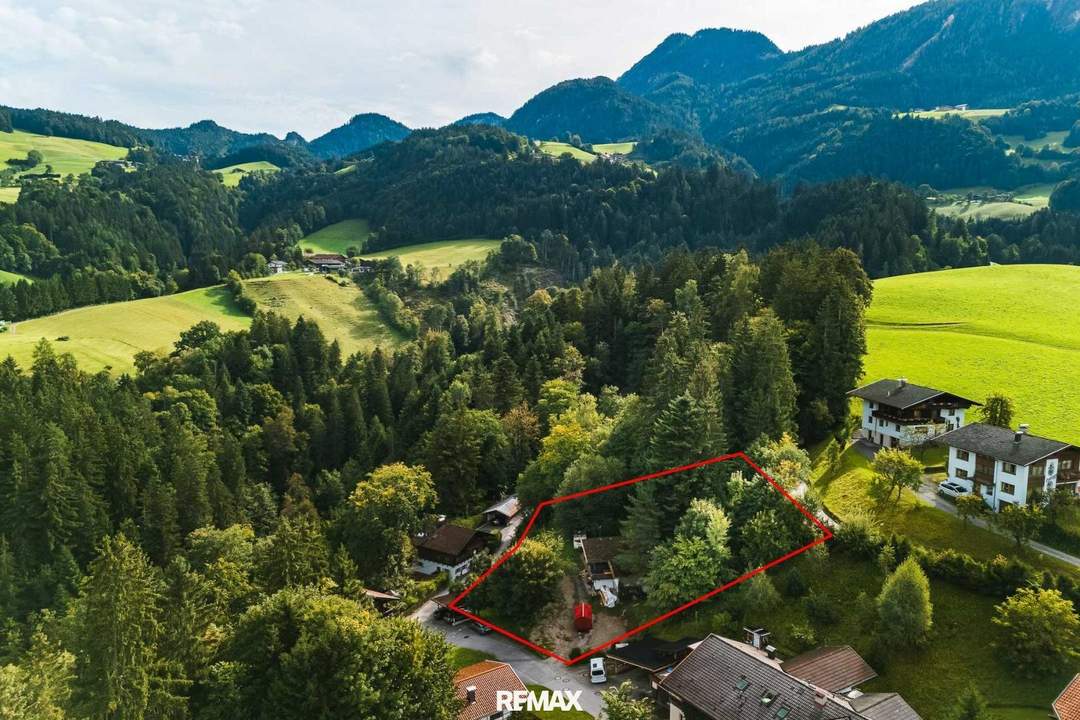 Rarität in Reith im Alpbachtal: Großzügiges Entwicklungsprojekt mit Altbestand und Waldsaum