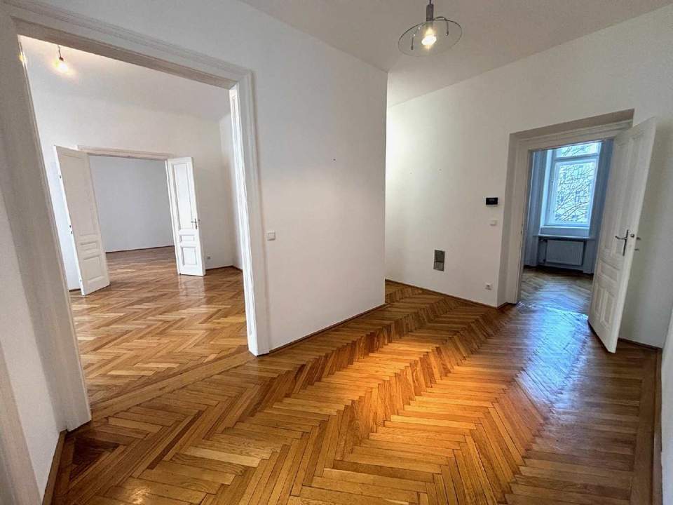 Stilvolle Altbauwohnung in renoviertem Gründerzeithaus – 3,5 Zimmer in grüner Hofruhelage