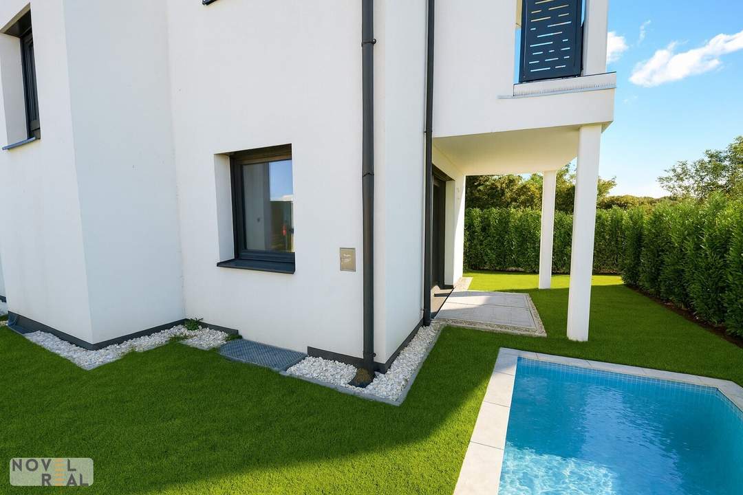 SCHLÜSSELFERTIGES ECKREIHENHAUS - 136 m² - UNABHÄNGIG - KOSTENGÜNSTIG - ZIEGELMASSIV - AUF EIGENGRUND - UNVERBAUTER FERNBLICK